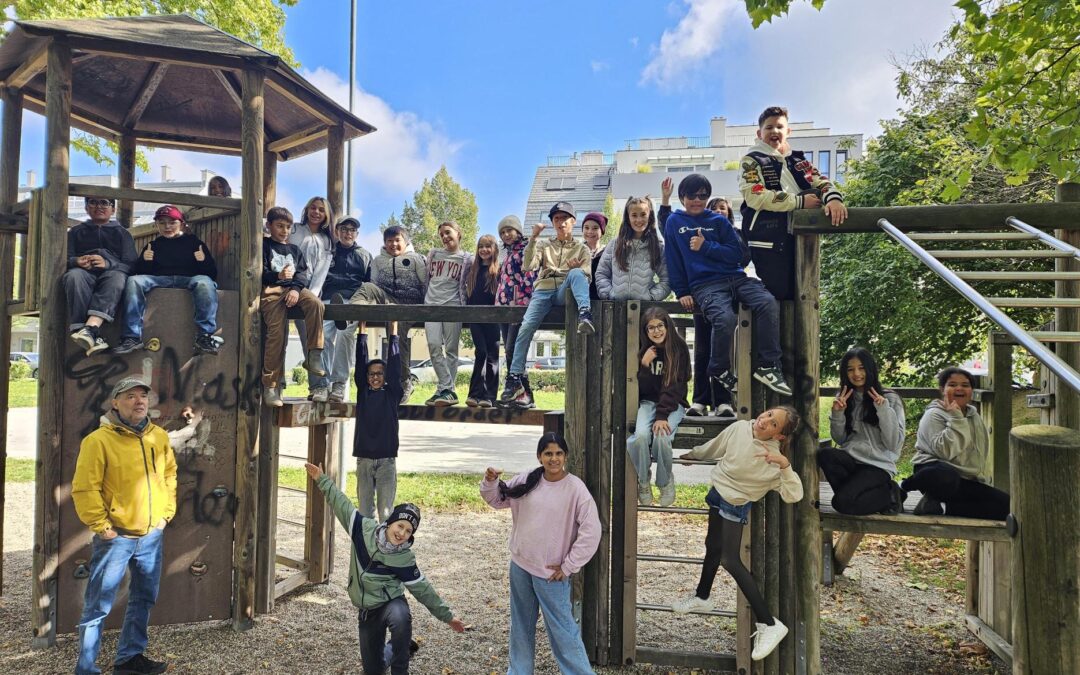 Exkursion der 1a ins Wolf Science Center